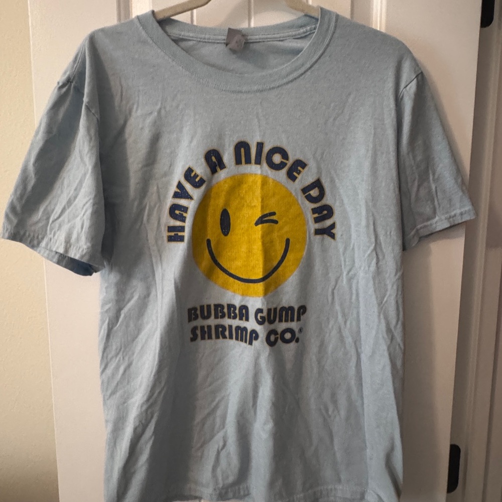 ✨ 5 for $25 Bubba Gump Shrimp Co. "Have a Nice Day" Graphic Tee - White & Yellow